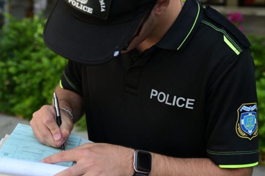 Το κράτος πυγμής και προστίμων αγριεύει